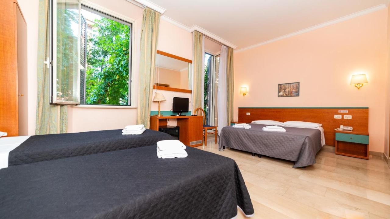 Hotel Center 2 Рим Екстериор снимка