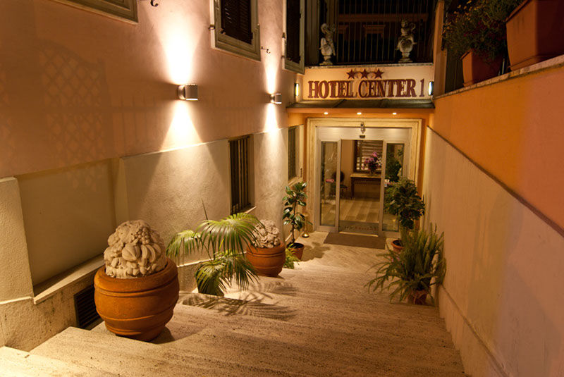 Hotel Center 2 Рим Екстериор снимка