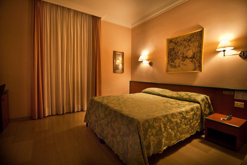 Hotel Center 2 Рим Екстериор снимка
