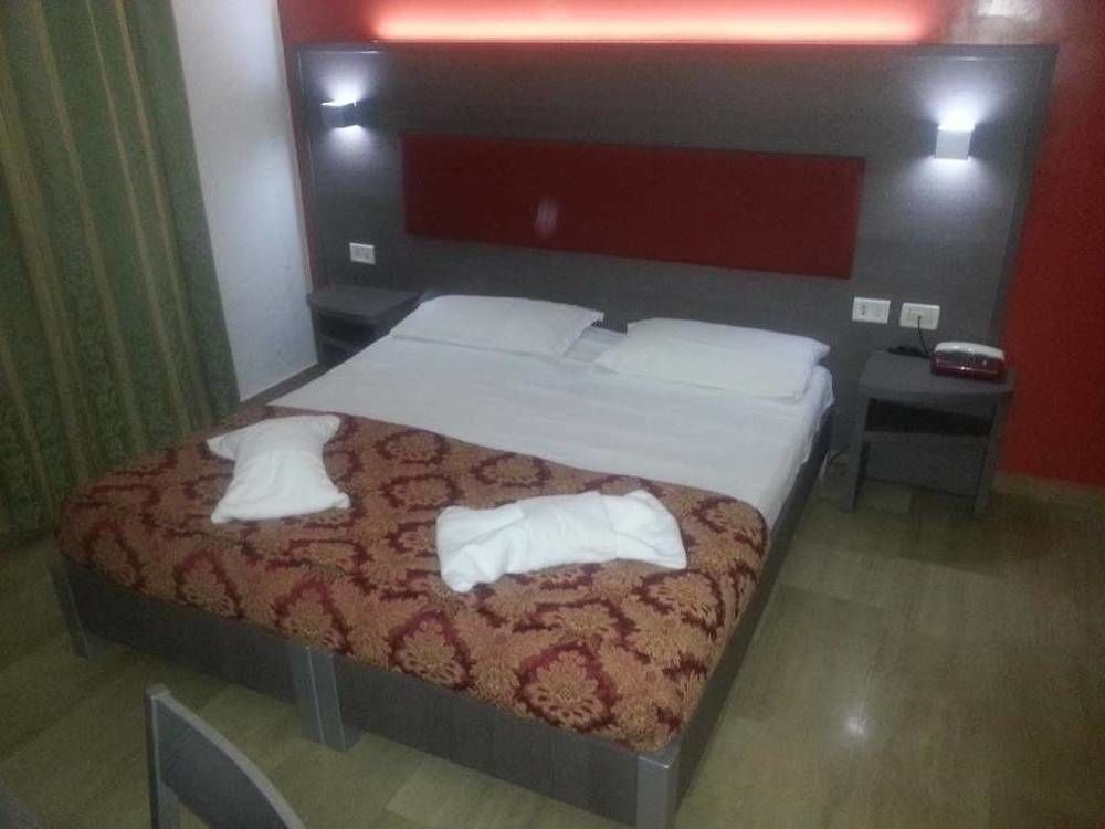 Hotel Center 2 Рим Екстериор снимка