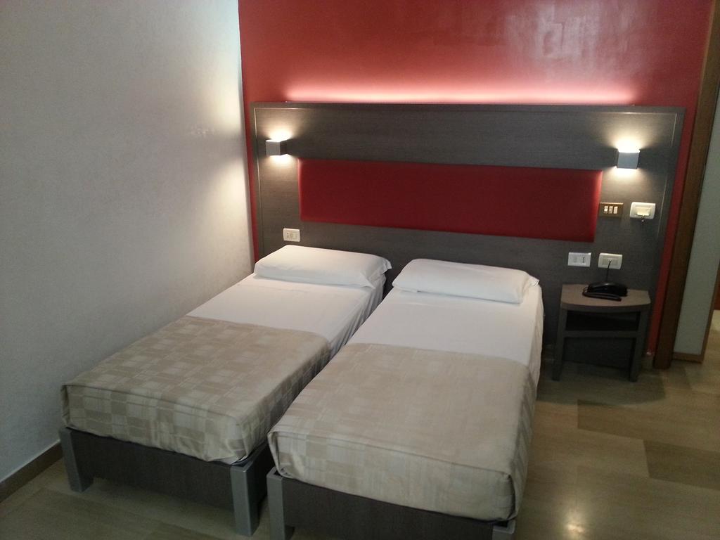 Hotel Center 2 Рим Екстериор снимка