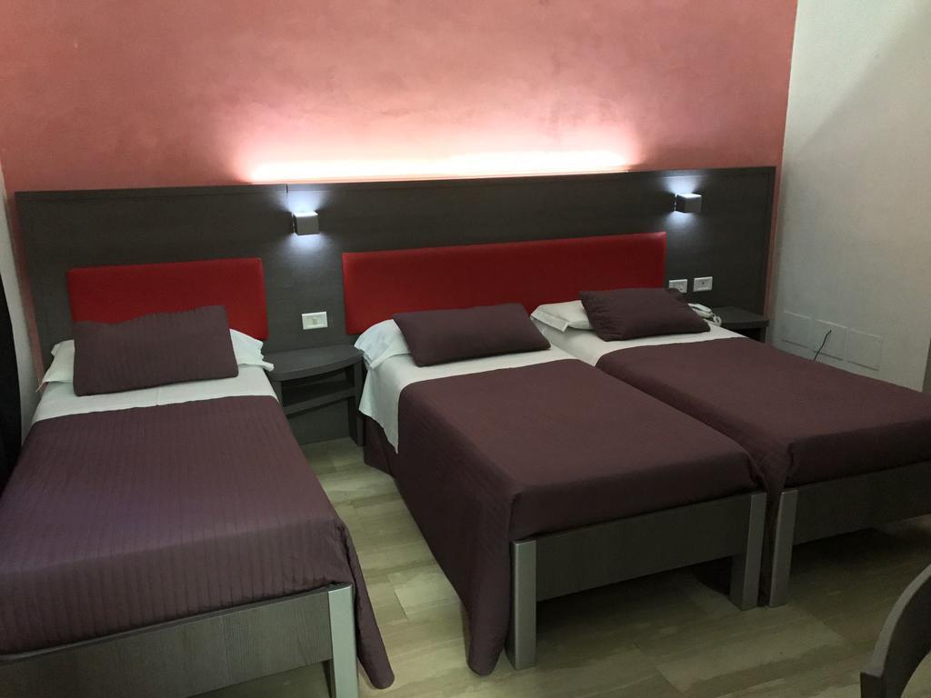 Hotel Center 2 Рим Екстериор снимка