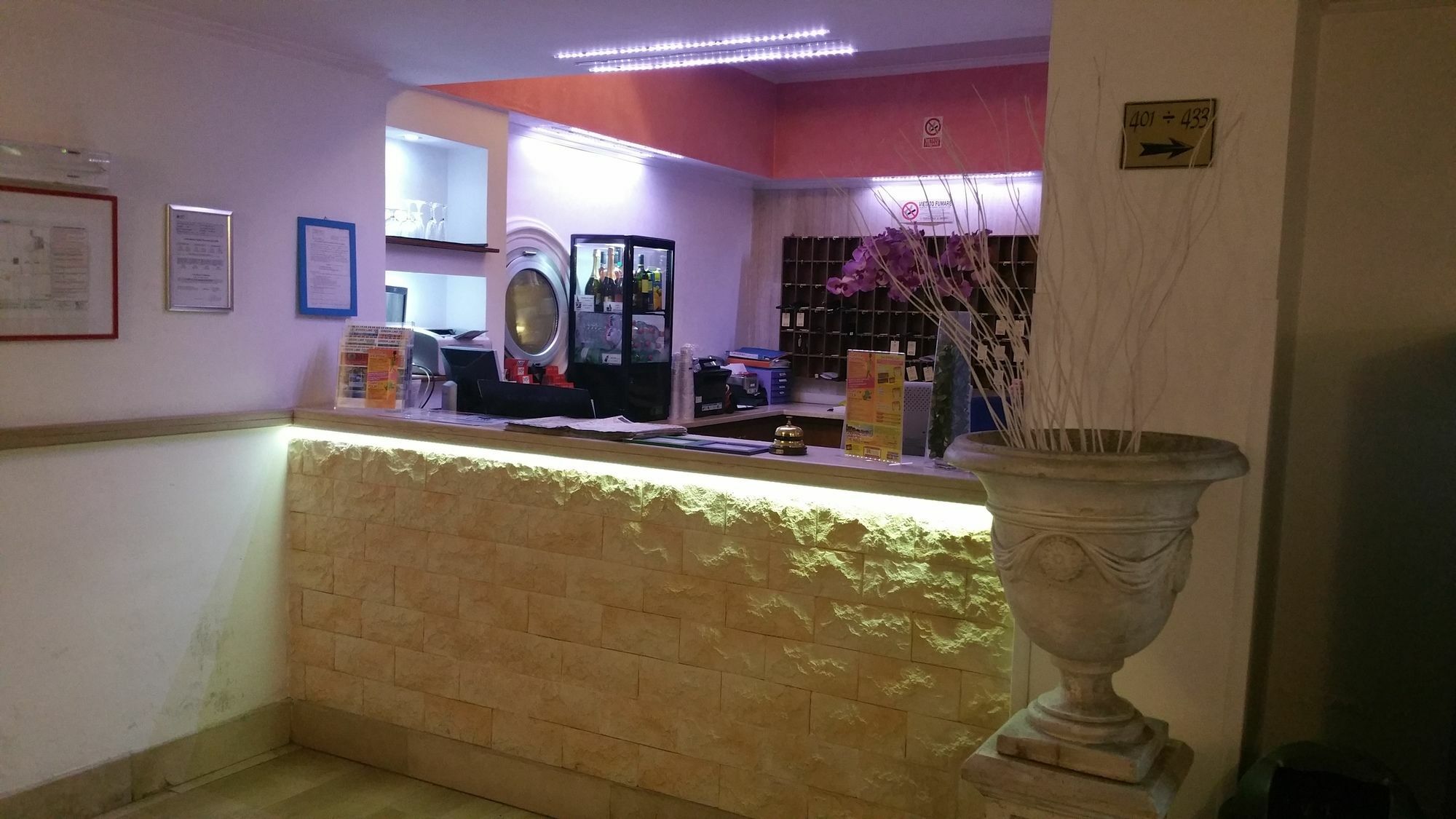 Hotel Center 2 Рим Екстериор снимка
